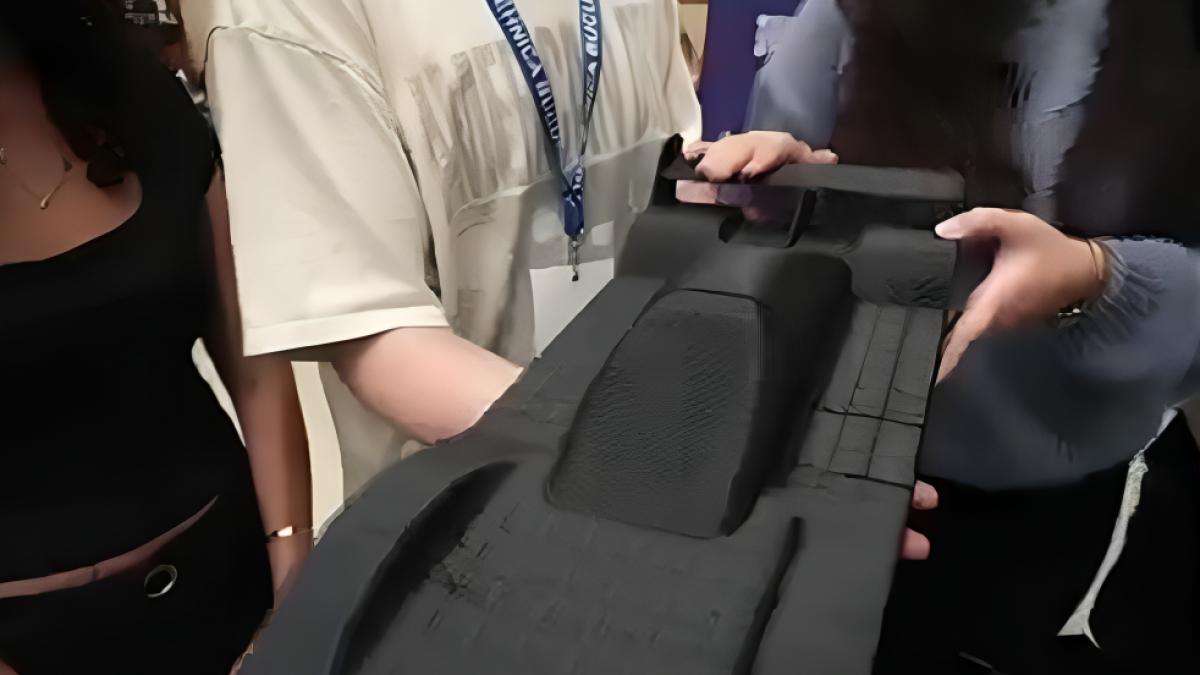 generatia care pregateste tehnologia viitorului studentii politehnicii au creat o masina care merge cu energie solara