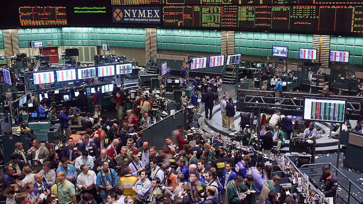 pretul petrolului creste dupa sanctiunile lui trump asupra rosneft si lukoil