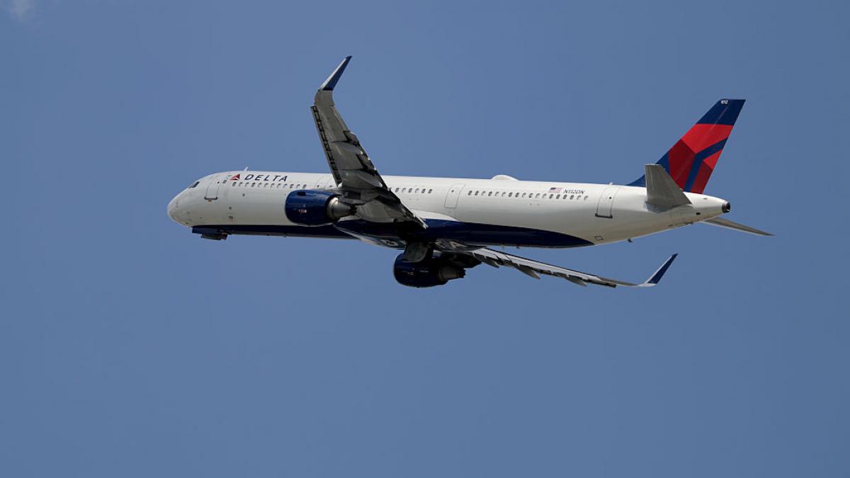 pilotii unui avion boeing 767 au aterizat de urgenta in islanda din cauza unor probleme tehnice am crezut ca o sa mor