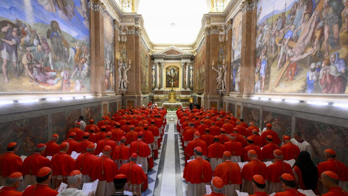 preot acuzat de agresiune sexuala asupra unui jurnalist la vatican in timpul conclavului