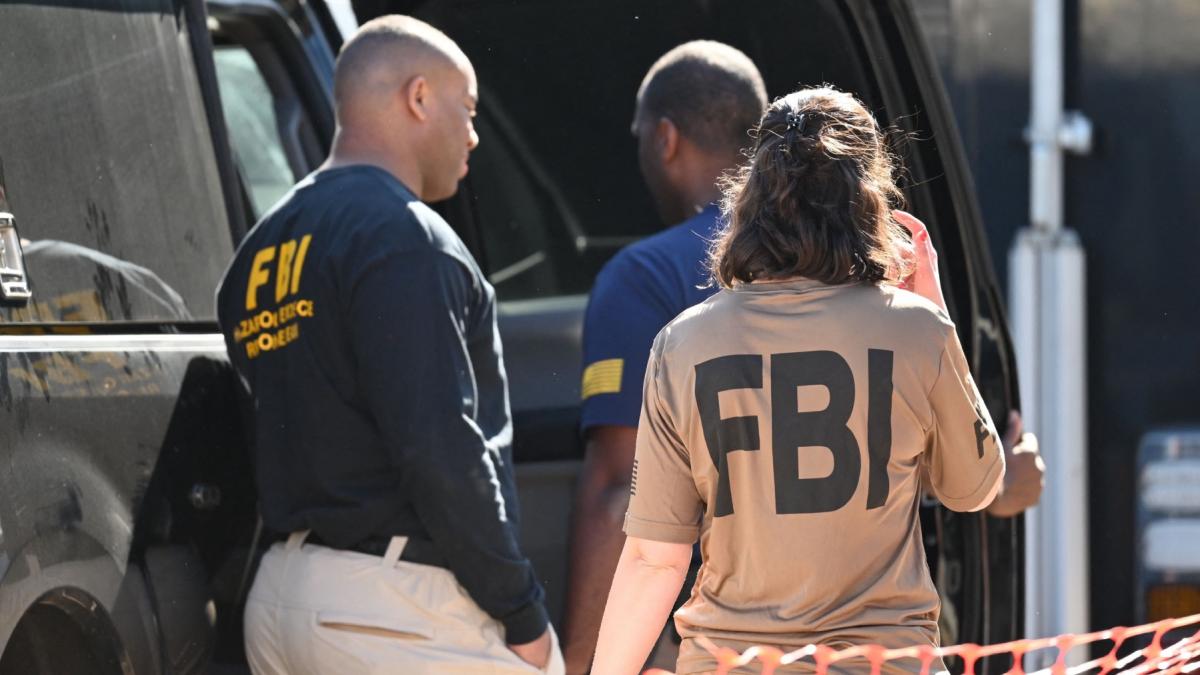 staruri nba si membri ai mafiei din new york printre zecile de persoane arestate intr o ampla operatiune fbi de ce sunt acuzati