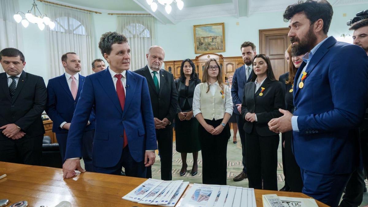 nicusor dan s a intalnit cu echipa din iasi care a dezvoltat cea mai mica inima artificiala complet implantabila are potential urias