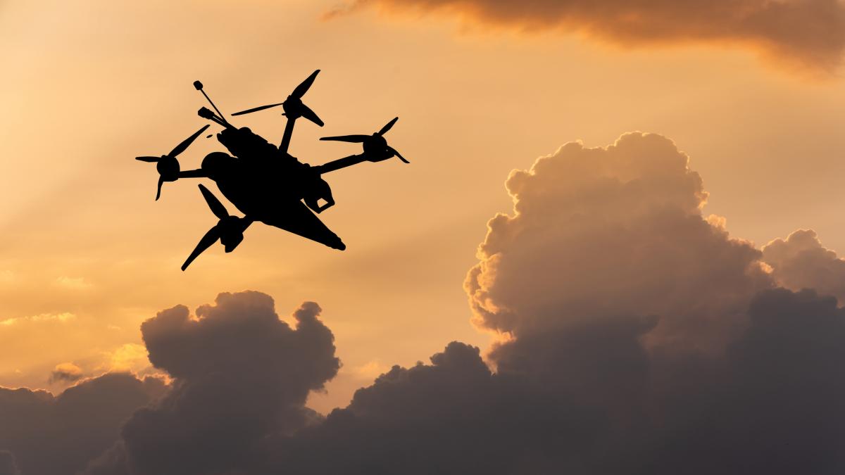 rachete roboti si inteligenta artificiala cum isi construieste estonia propria industrie de aparare de frica rusiei