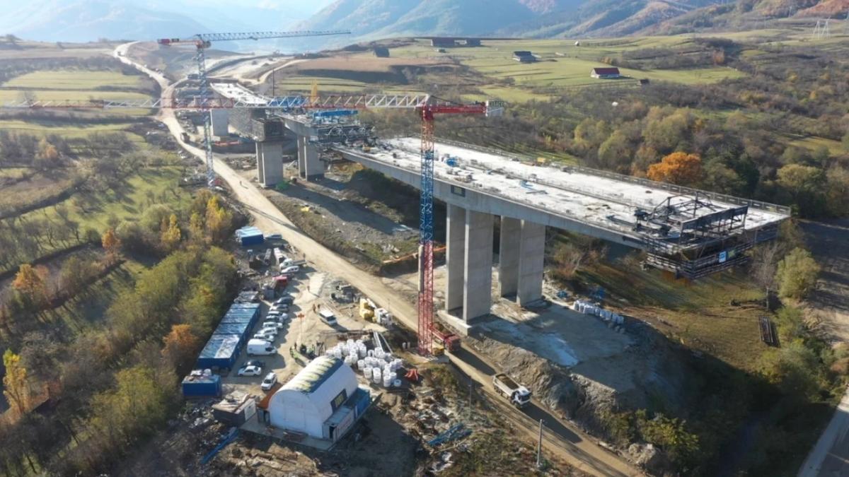 santier cum nu s a mai vazut in romania primul tunel forat cu o cartita tbm cand va fi gata prima autostrada care strabate carpatii
