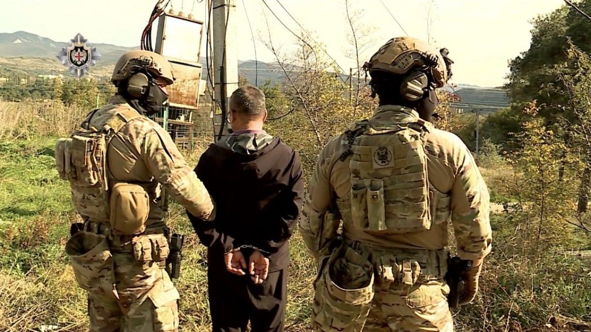 trei chinezi au fost arestati dupa ce au incercat sa cumpere uraniu in georgia planuiau sa l duca la beijing prin rusia