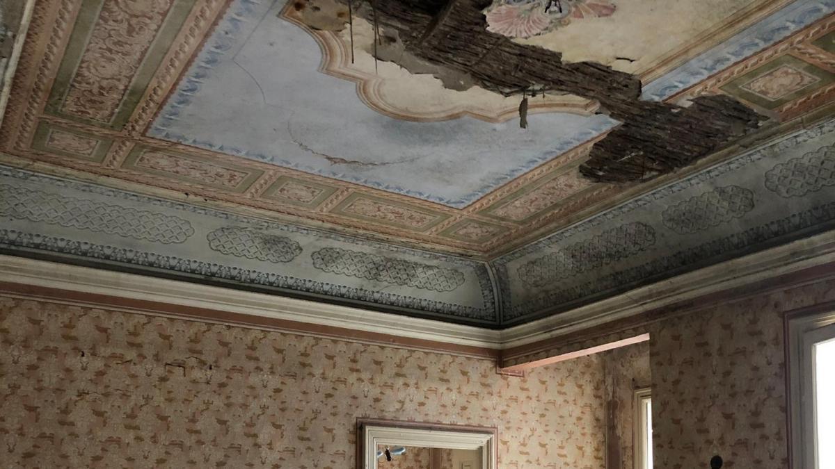 acoperisul vilei din herculane unde a locuit imparateasa sissi a fost furat se cauta bani pentru montarea unuia provizoriu