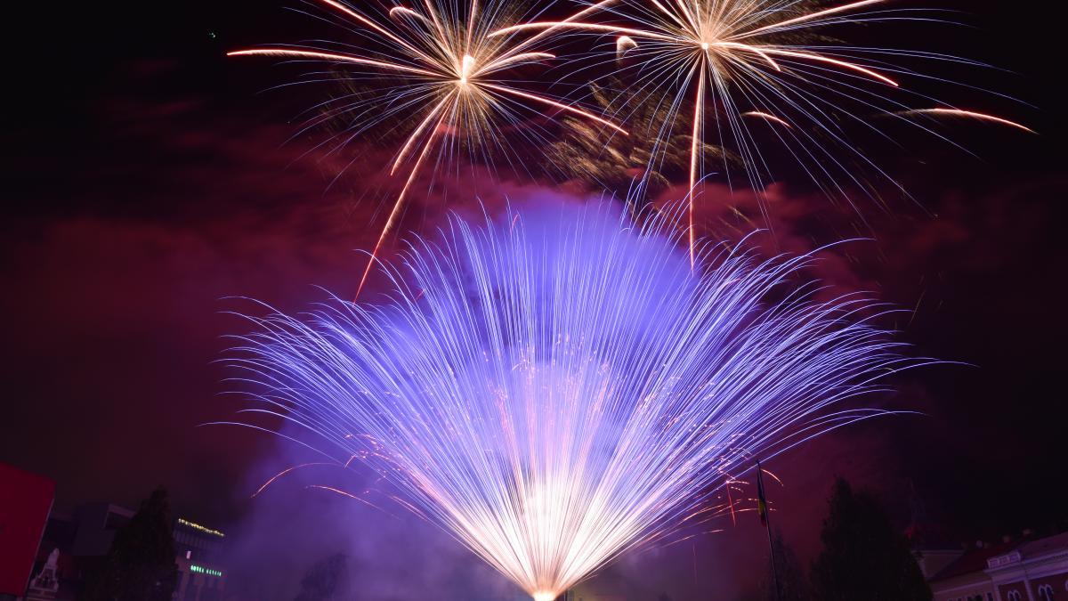 guvernul a adoptat modificarile la oug care a infuriat primarii se da liber si la cheltuieli cu festivaluri si concerte