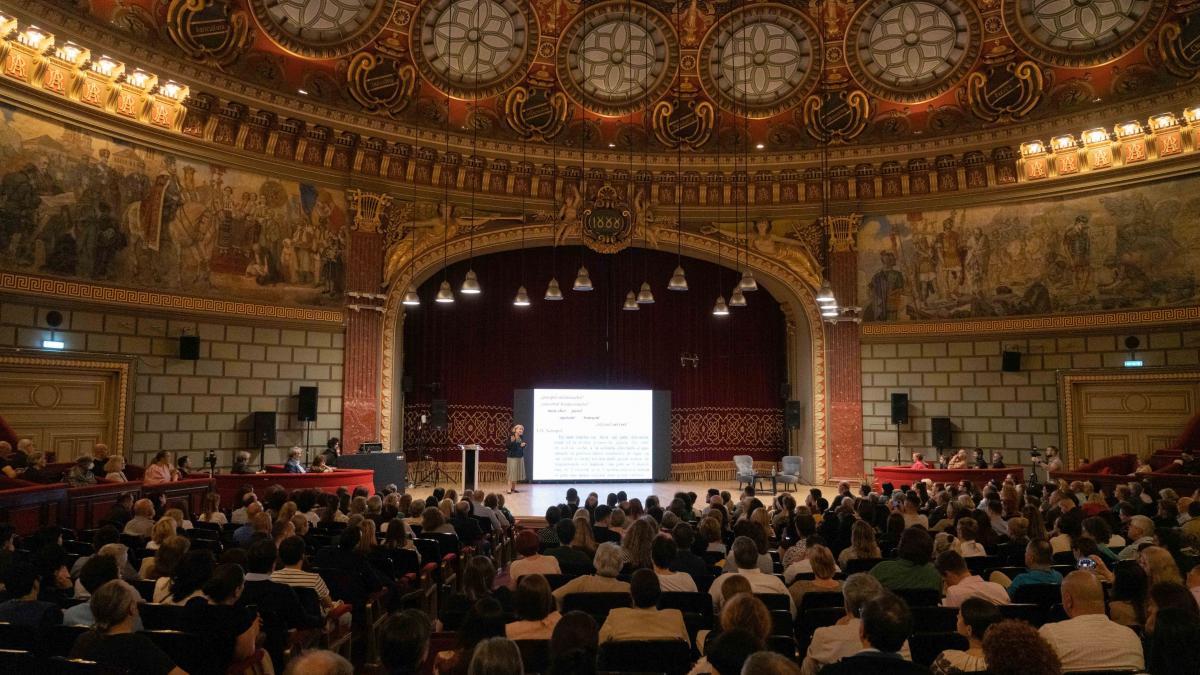 institutiile de cultura pot sa si poata continua activitatea guvernul le a exceptat din ordonanta austeritatii