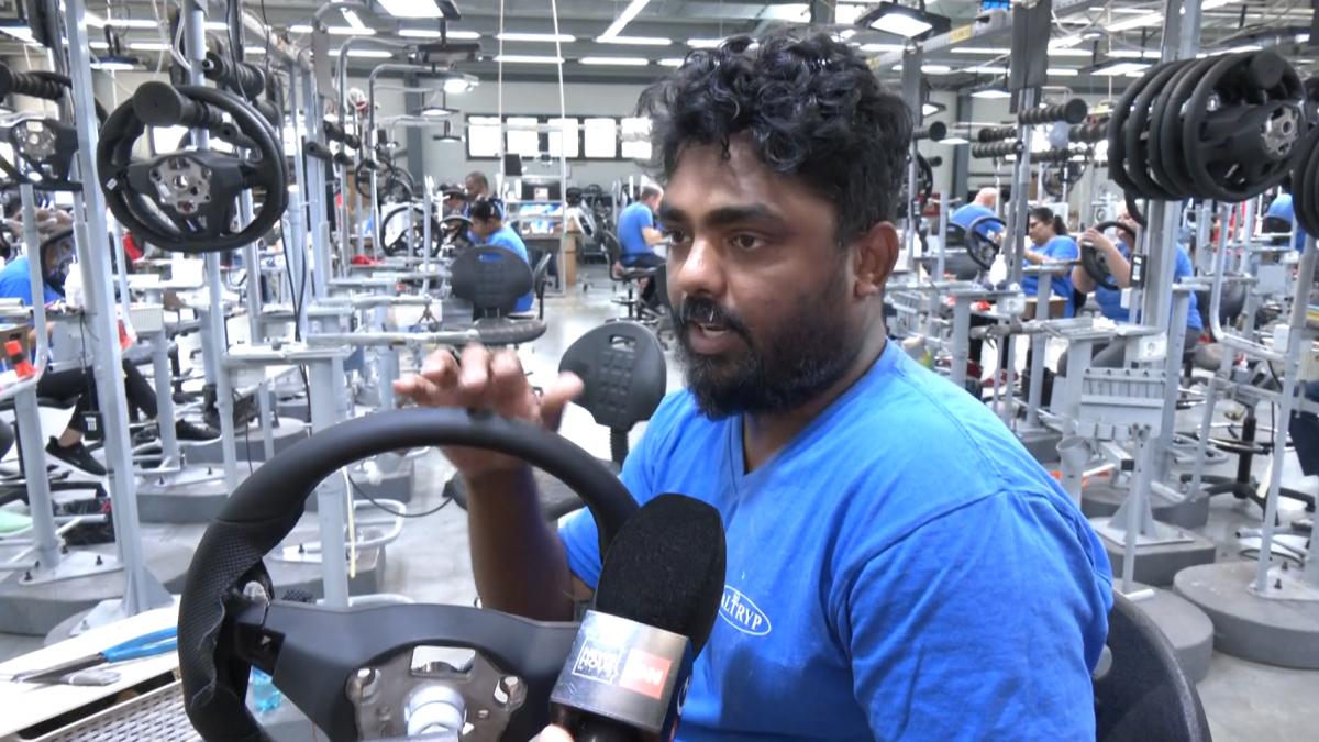 isuru a plecat din sri lanka de la un salariu halucinant sa munceasca la oradea acum bebelusul lui va fi primul crestin din familie