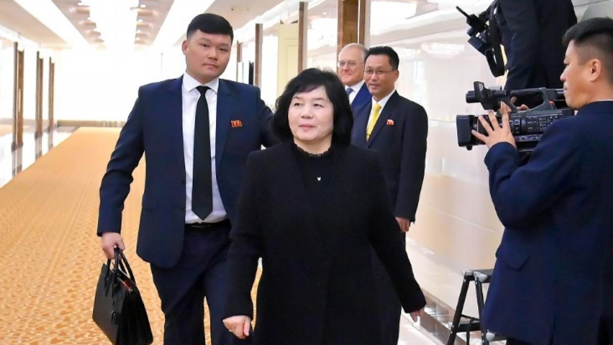 kim jong un si a trimis ministra de externe la moscova pentru apropierea spirituala cu rusia aceasta se intalneste cu putin