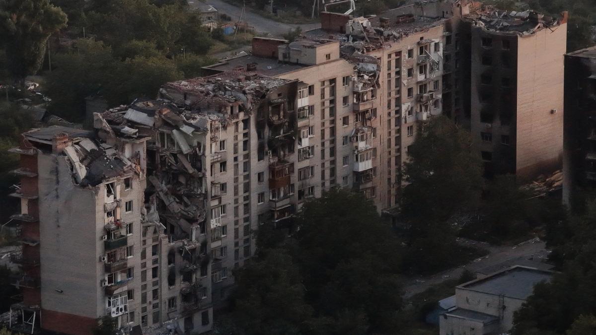 diferenta coplesitoare de trupe pe care o are rusia fata de ucraina langa pokrovsk zelenski noi nu putem masa atatia pe tot frontul