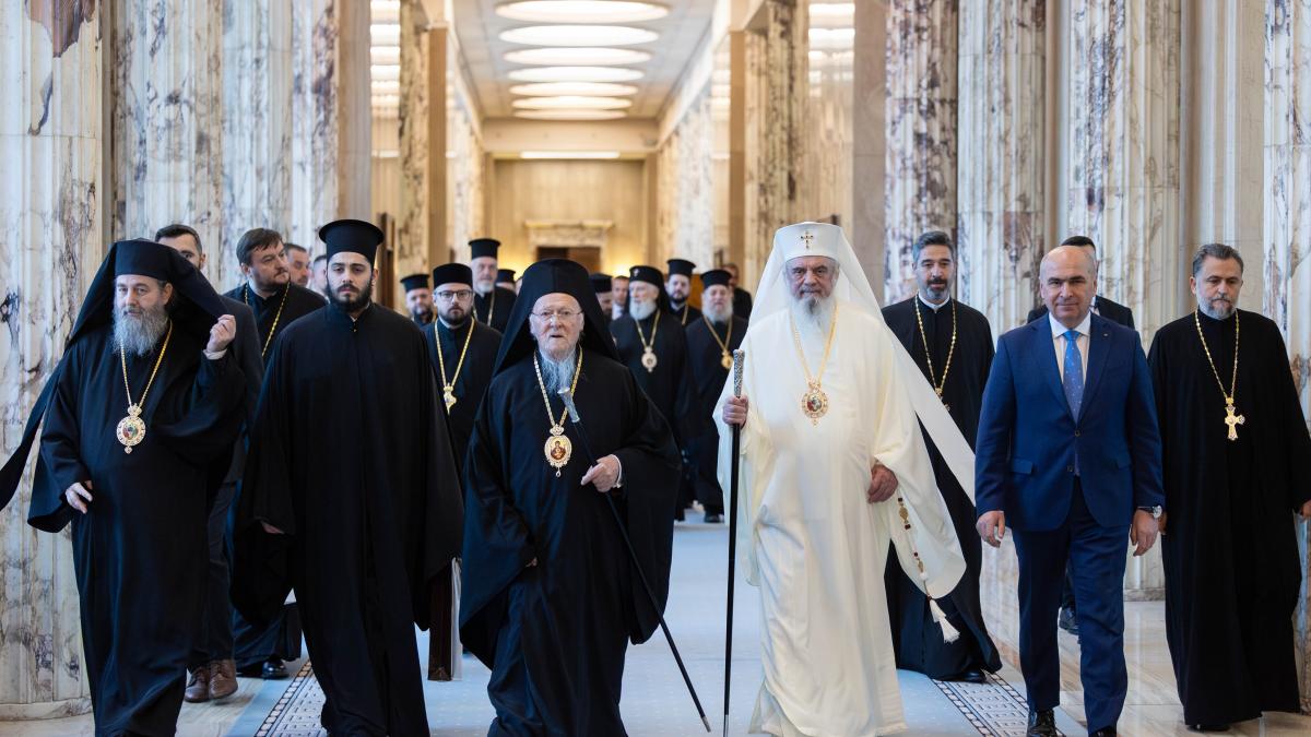 Ilie Bolojan s-a întâlnit la Palatul Victoria cu Patriarhul Ecumenic Bartolomeu I și Patriarhul Daniel: “O mare bucurie creştinească”