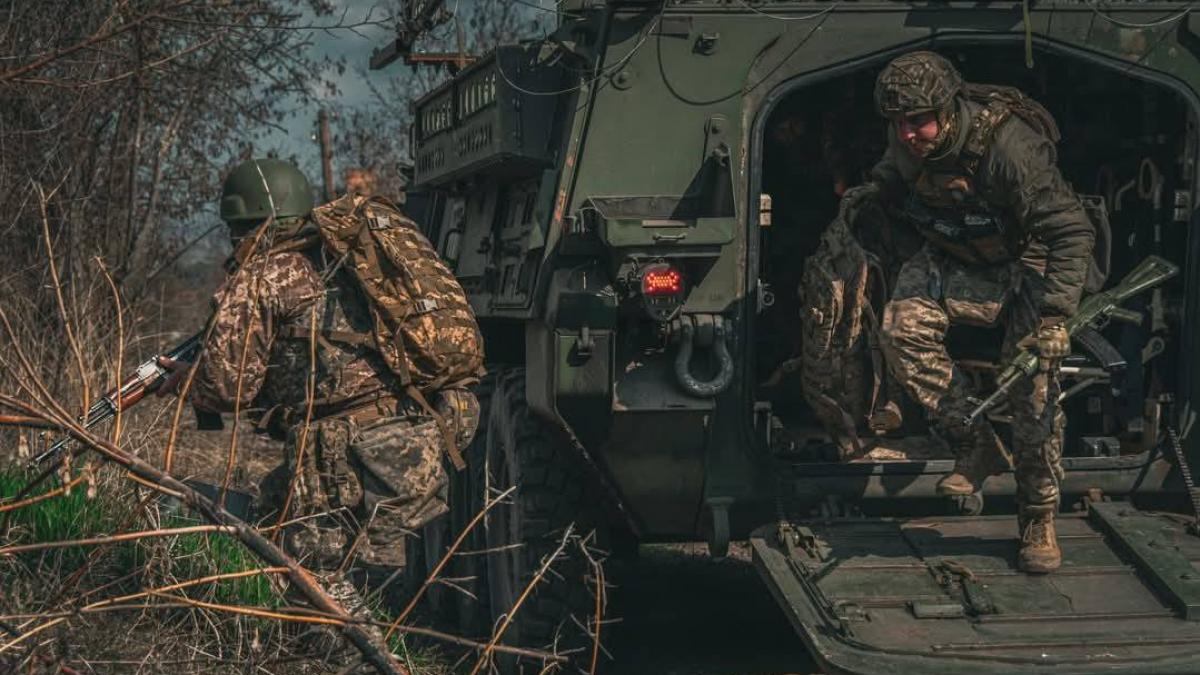 Povestea lui Tim, mecanicul chinez care luptă de partea Ucrainei. "Am aflat de război de pe YouTube. Ştirile din ţara mea sunt false"