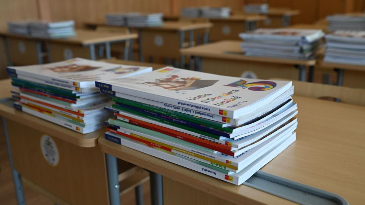 situatie bizara dupa aplicarea legii bolojan o scoala va fi reinfiintata dupa ce singurul elev inscris nu a putut invata online