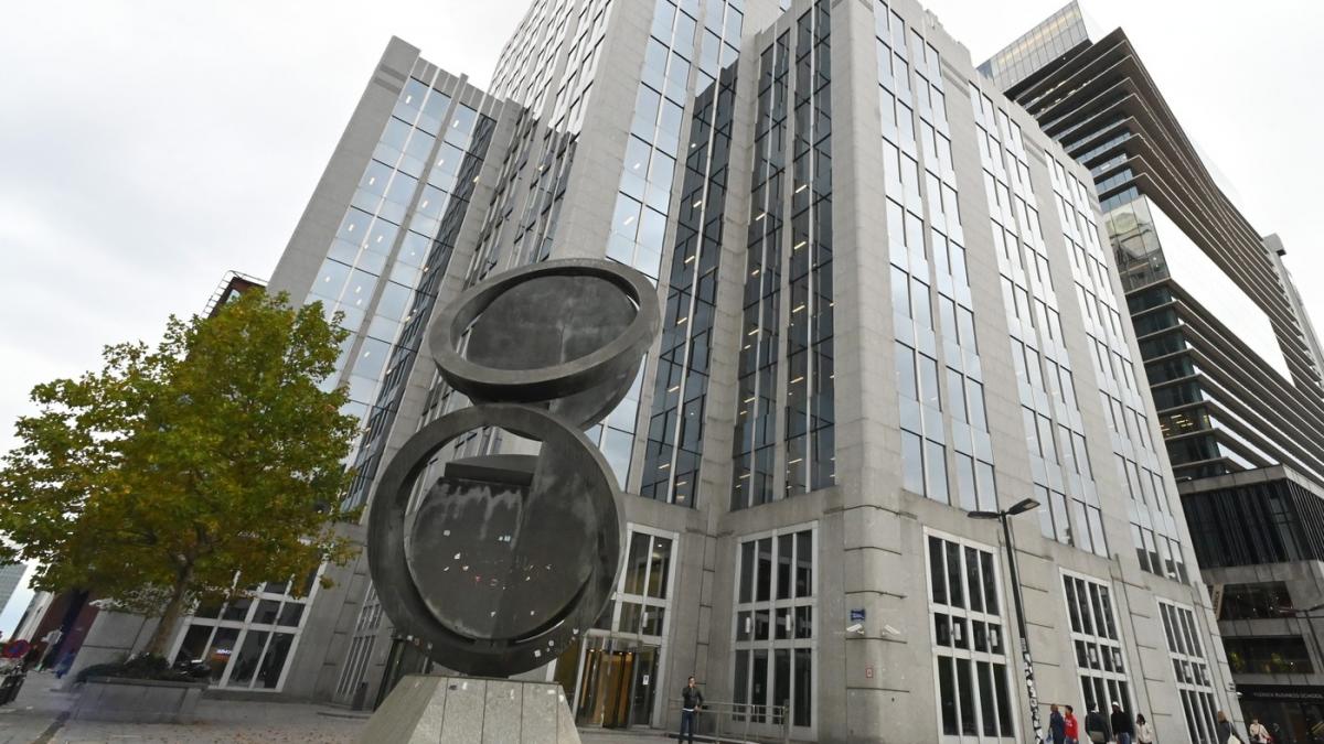 „Dacă nu vreți să confiscați banii Rusiei, atunci deschideți portofelul”. Jocul dur al UE în negocierile pentru finanțarea Ucrainei