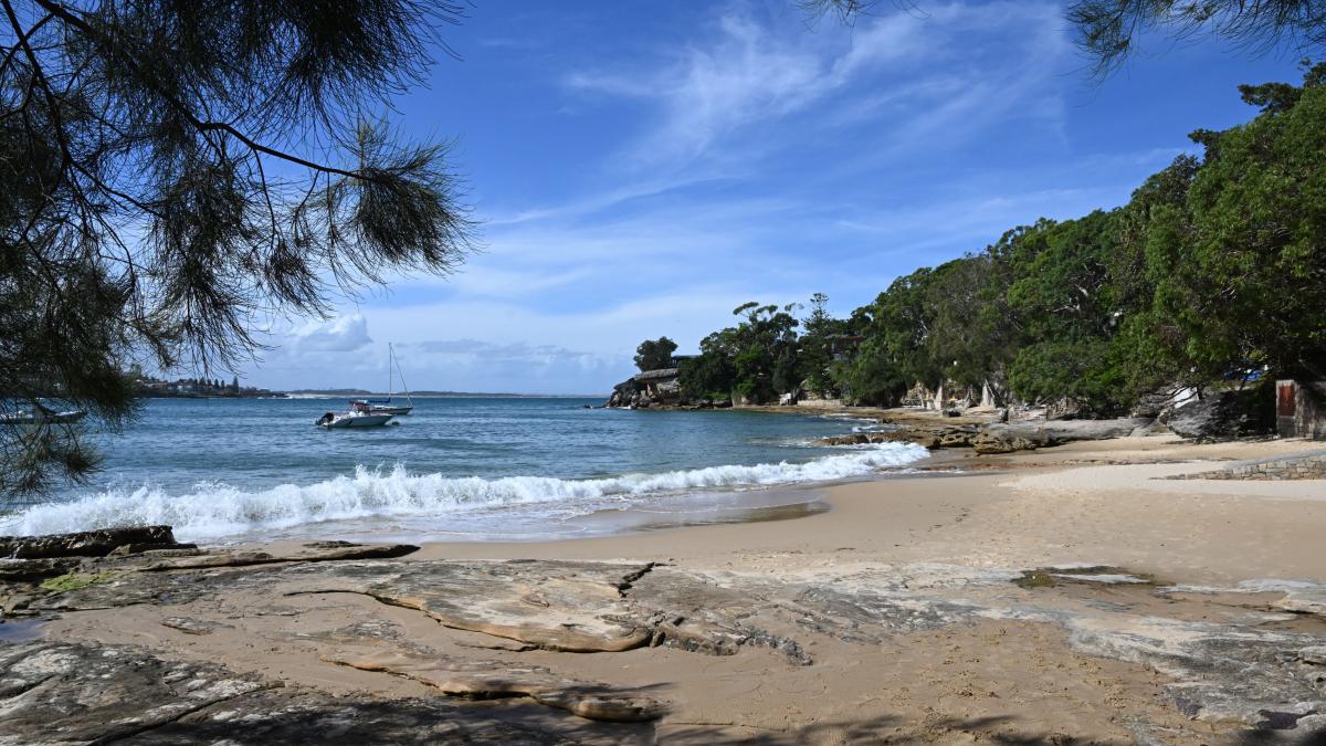 O sticlă cu mesaje scrise de soldați din Primul Război Mondial a ajuns la țărm după mai bine de un secol. "O mână întinsă din mormânt"