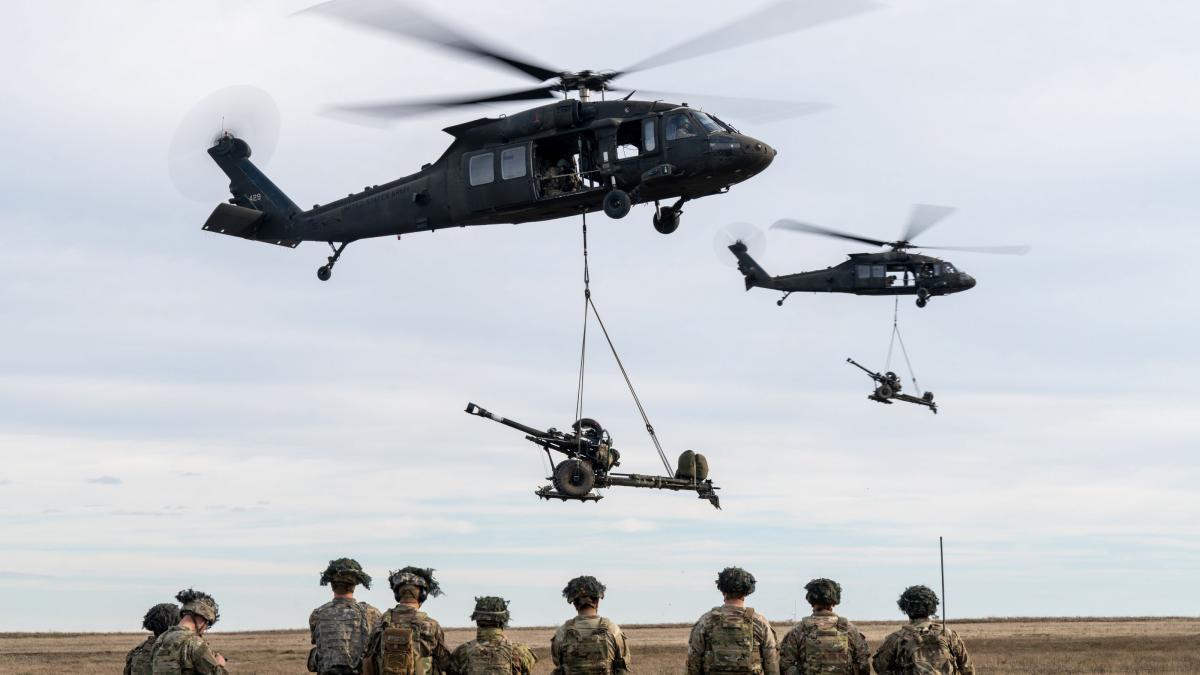 Radu Tudor, despre anunțul retragerii soldaților americani: România să inițieze urgent negocieri diplomatice și militare cu aliații