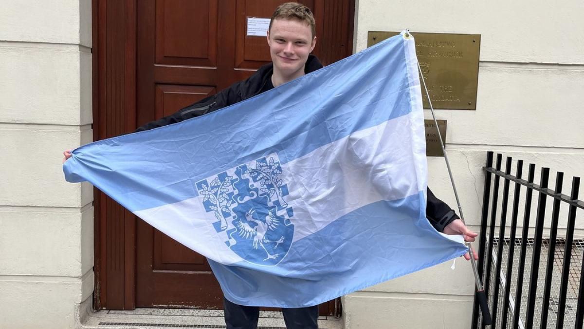 S-a autoproclamat cel mai tânăr „președinte” din lume după ce a inventat o „țară” între Serbia și Croația. Apoi a fost deportat