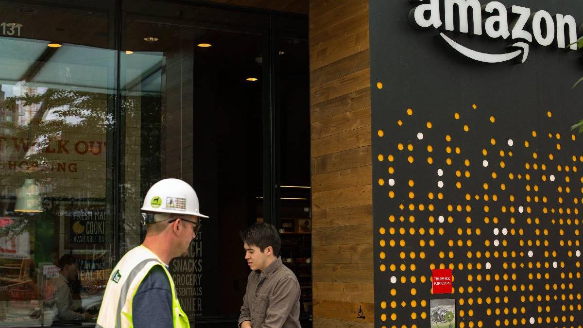 Ce le-a scris Amazon celor 14.000 de angajați pe care i-a concediat: ”Puteți părăsi clădirea doar cu ajutorul echipei de securitate”