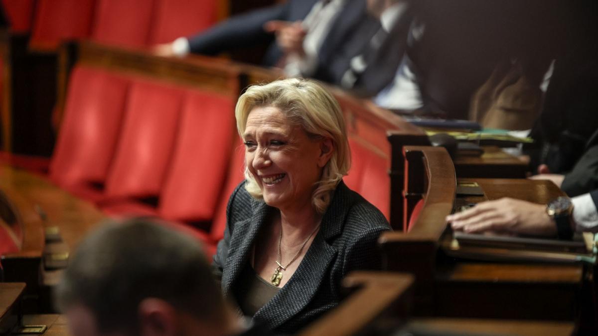 Extrema dreaptă câștigă teren în Franța. O importantă rezoluție privind migranții, propusă de Marine Le Pen, votată în premieră