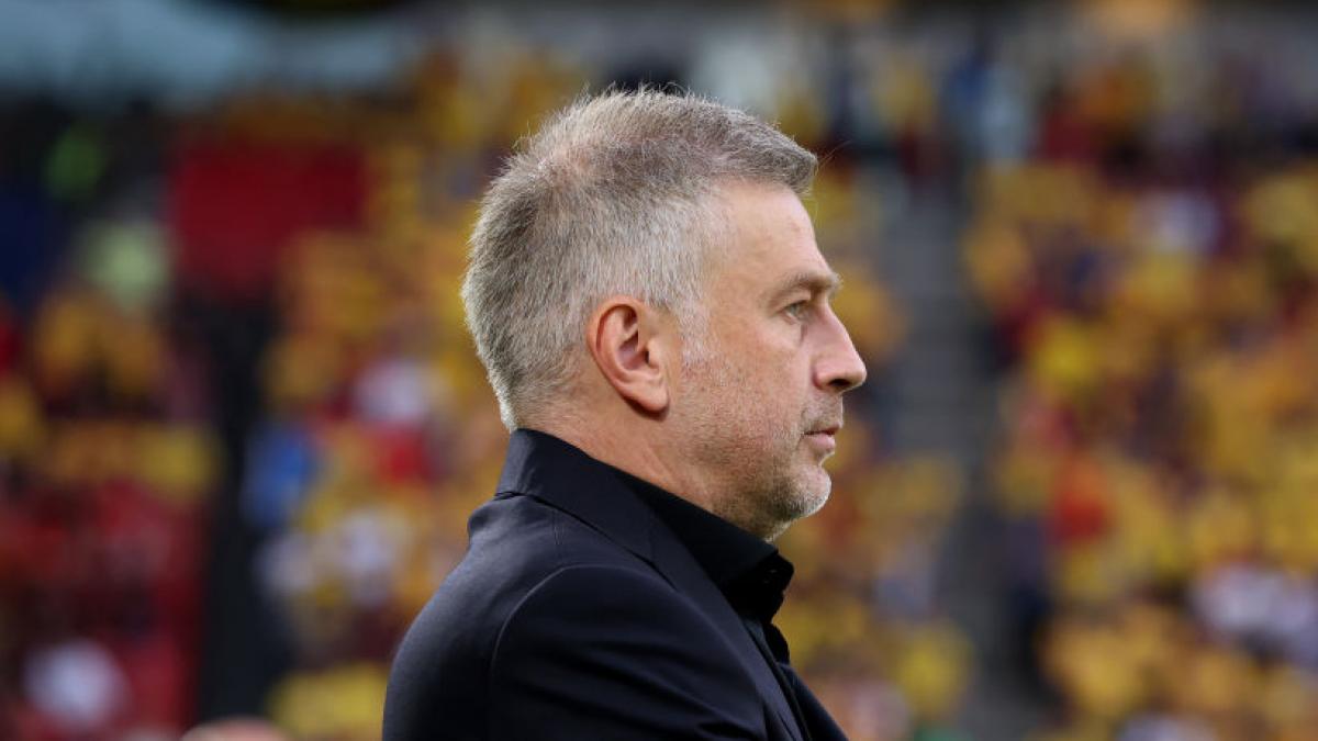 antrenorul edi iordanescu fostul selectioner al nationalei romaniei a demisionat de la legia varsovia