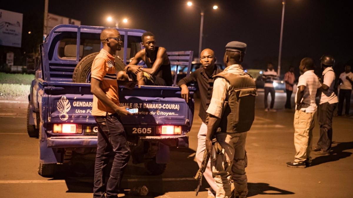 Prima țară din lume care ar putea fi condusă de teroriștii Al-Qaida. Militanții sunt pe cale să preia controlul capitalei