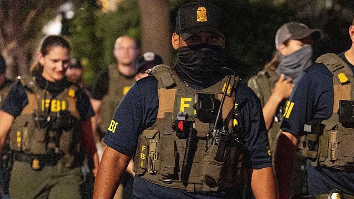 Un atac terorist planificat în SUA de Halloween a fost dejucat, anunță șeful FBI. Mai mulți suspecți au fost arestați