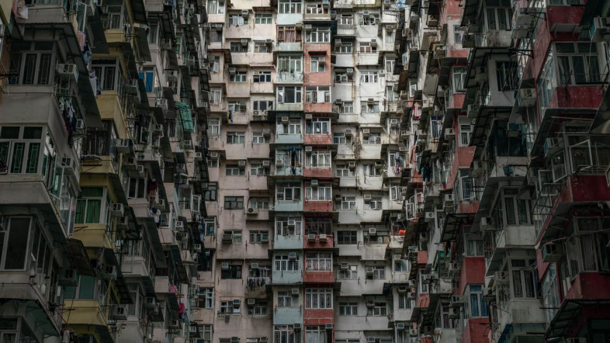 in orasul cu cele mai scumpe locuinte unii aleg casele bantuite sau unde fostii chiriasi au sfarsit intr o valiza sau in ciment