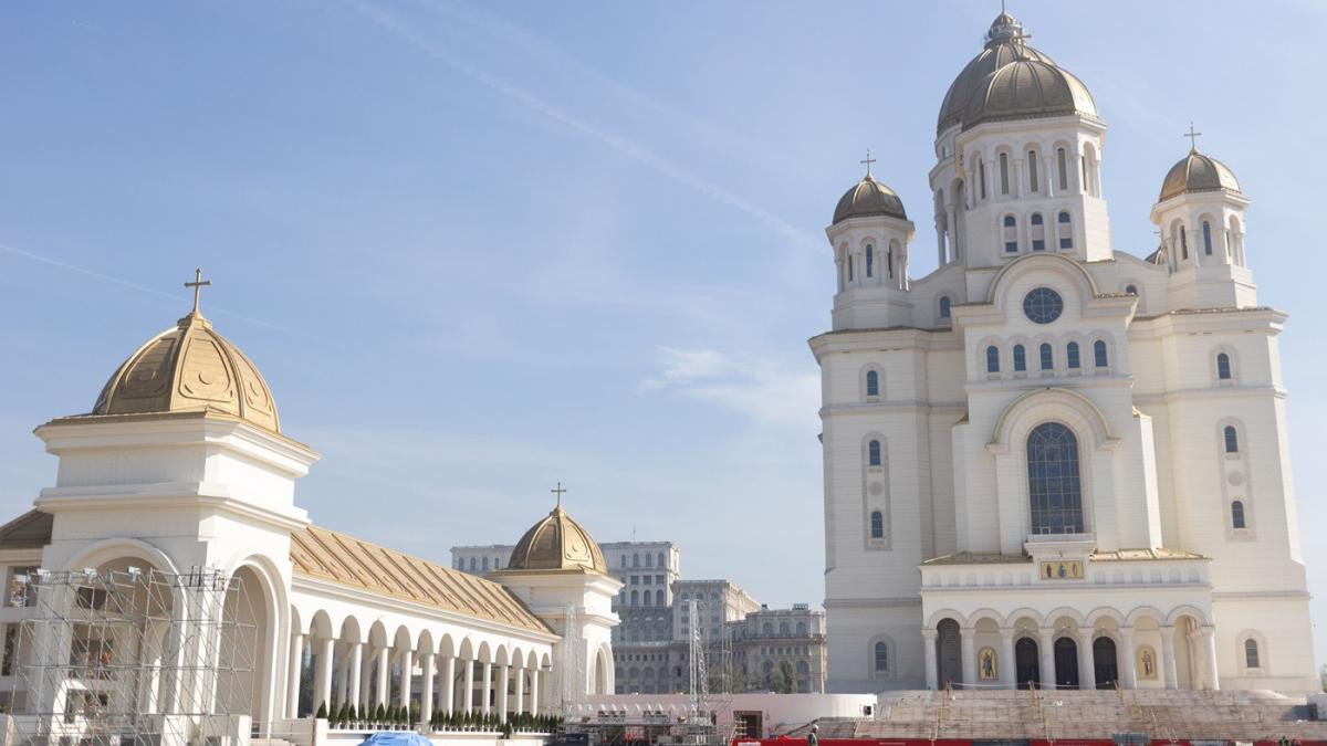 scandal dupa ce o melodie pe versuri atribuite legionarului radu gyr a fost cantata la catedrala neamului reactia patriarhiei