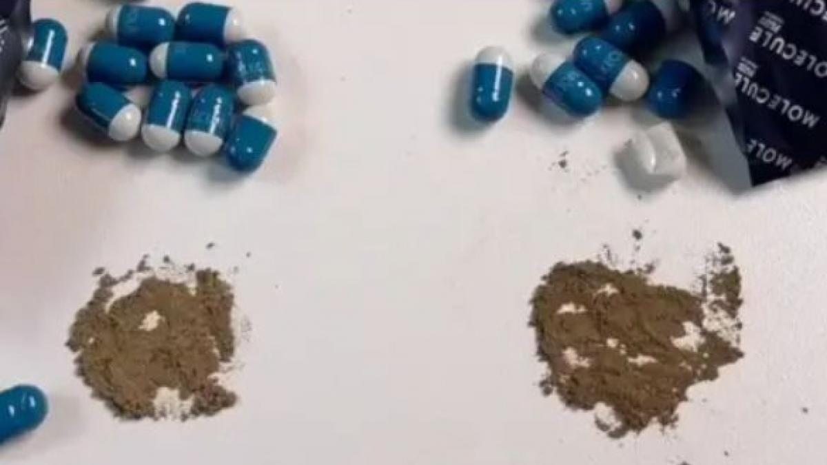 Tinerii sunt seduși de o “pastilă minune” pentru slăbit, virală pe TikTok-ul rusesc. Cât de toxică e de fapt pilula "Molecule"