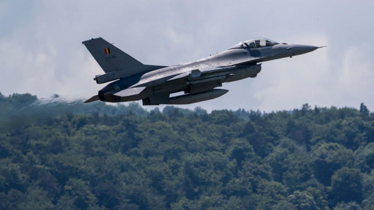 mapn a semnat contractul pentru cele 18 aeronave f 16 fighting falcon cumparate cu un 1 euro de la olanda