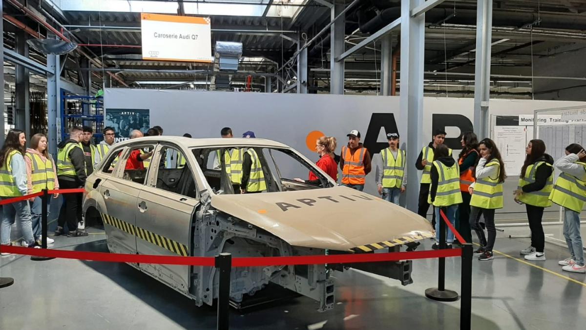 O fabrică importantă de componente auto din Arad se închide și mută producția în afara UE. În jur de 1.000 de oameni vor fi dați afară