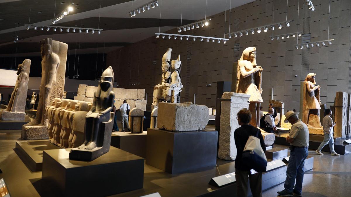 olanda va returna egiptului o sculptura veche de 3 500 de ani fusese pusa in vanzare la un targ dar apoi s a aflat adevarul despre ea