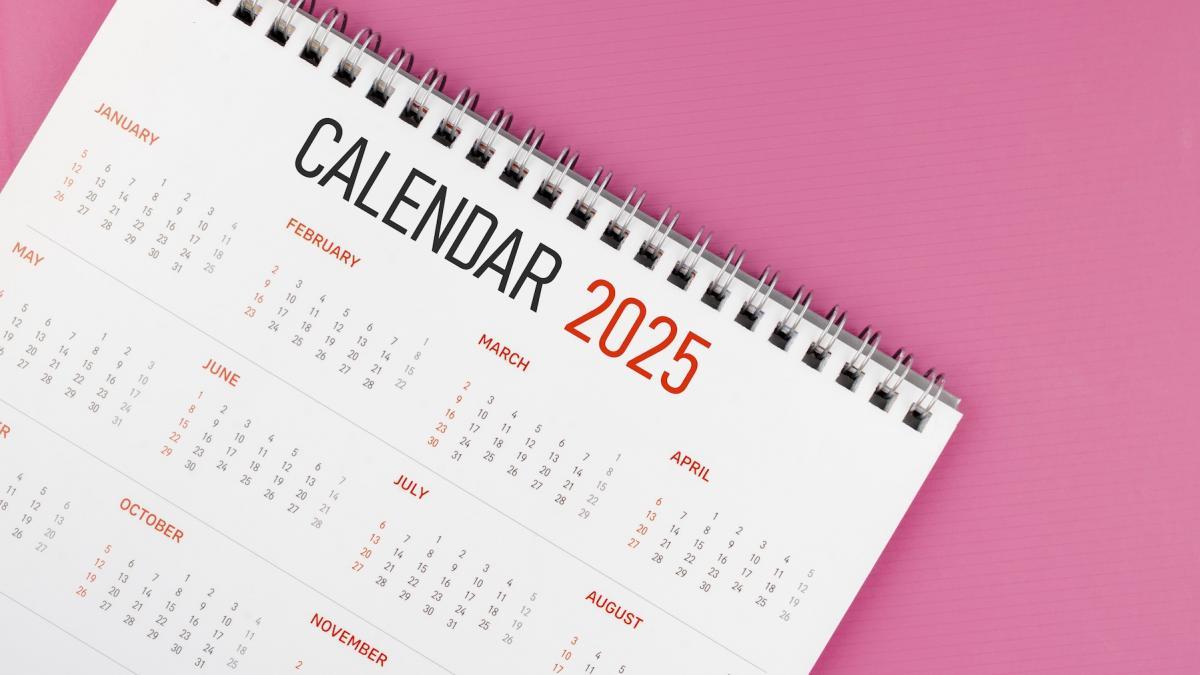 romanii vor avea mai multe zile libere la sfarsitul lui 2025 si inceputul lui 2026 noul an incepe direct cu o minivacanta