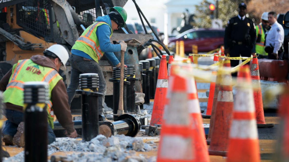 avertisment al patronilor aproximativ 50 000 de angajati ar putea sa fie dati afara in 2026