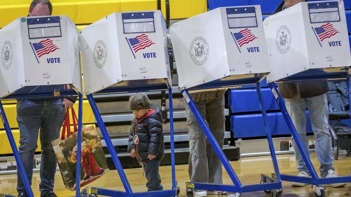 democratii au castigat mai multe alegeri cruciale odata cu primaria new york trump nu a fost bine pentru republicani
