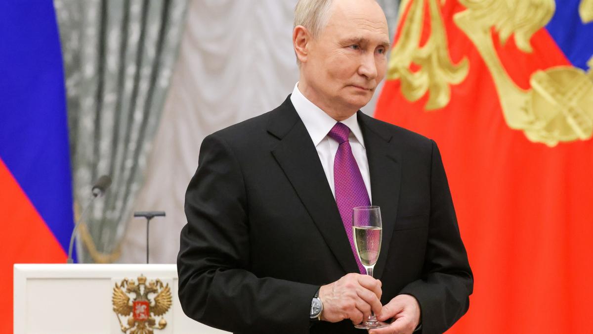 putin ironic la adresa nato dupa ce o nava a aliantei a monitorizat testarea cernobilului zburator lasa i sa se uite