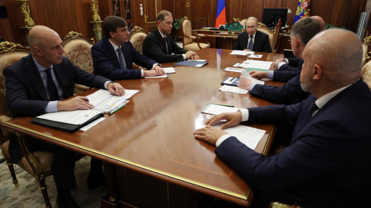 sociologul sef al kremlinului avertizeaza ca in rusia ar putea izbucni un razboi civil care sunt celelalte 4 provocari ale lui putin