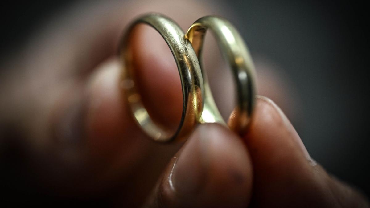 victimele violentei domestice din romania nu mai platesc taxa de timbru la divort si partaj scutirea a fost adoptata de parlament