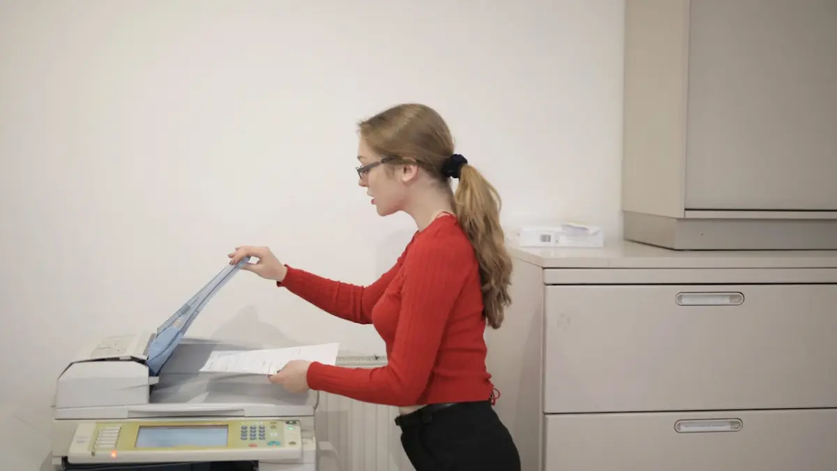 care este cea mai potrivita hartie de copiator pentru printuri color in 2025 cinci variante