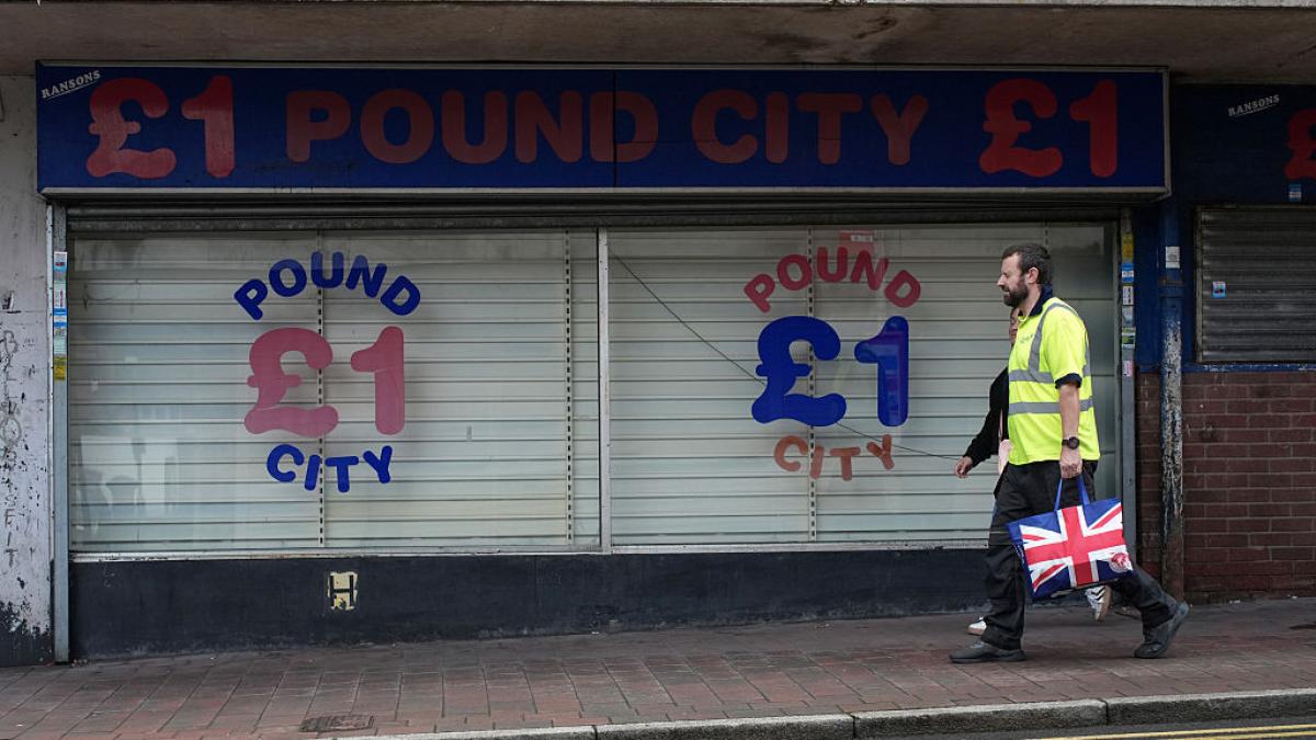 europa se indreapta spre o gaura neagra bugetara marile economii se clatina asta va insemna decizii dureroase si reduceri