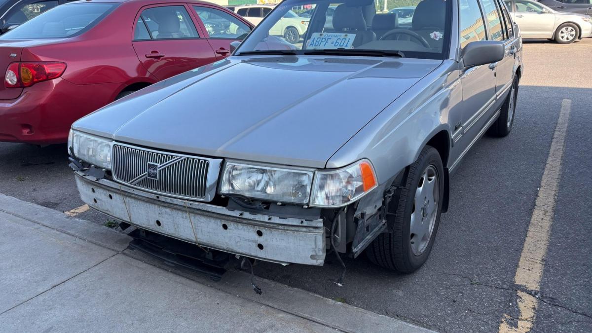 s a angajat la google dar a locuit in masina luni de zile pentru ca nu si permitea chiria apoi a aflat ca mai erau si altii la fel