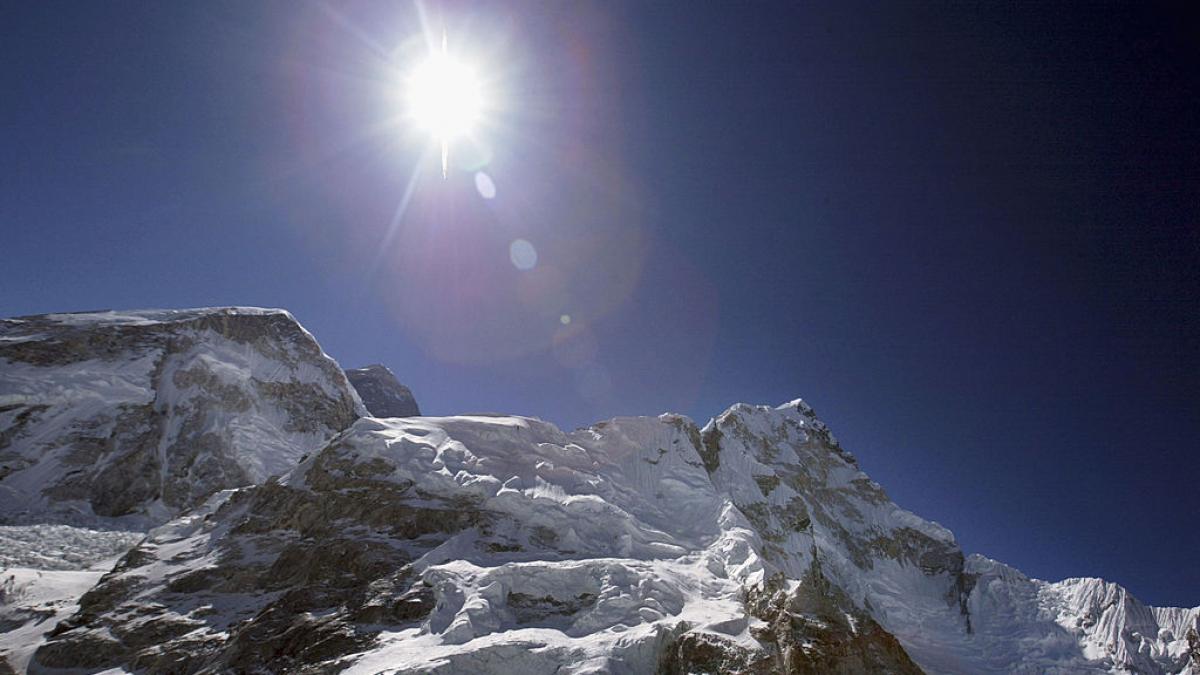 sapte alpinisti italieni sunt dati disparuti in himalaya dupa ce 12 oameni au murit in urma avalanselor nu exista inca vesti