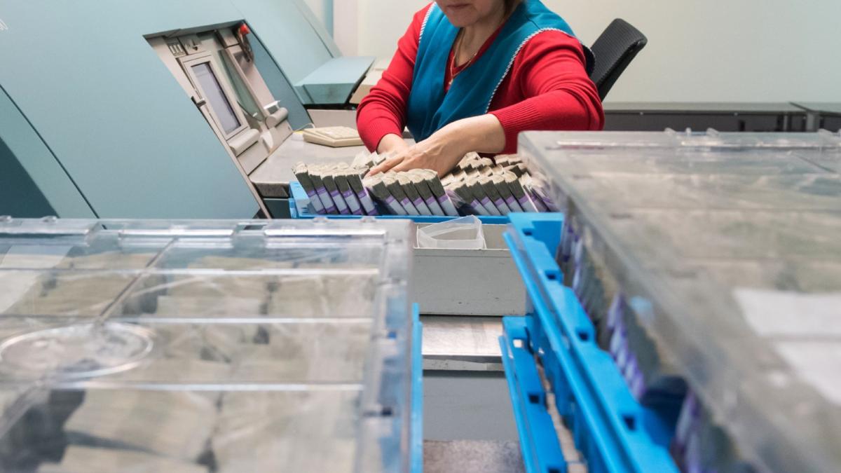 vesti proaste pentru romanii care vor credite bancile inaspresc conditiile de finantare la anumite imprumuturi sondaj bnr