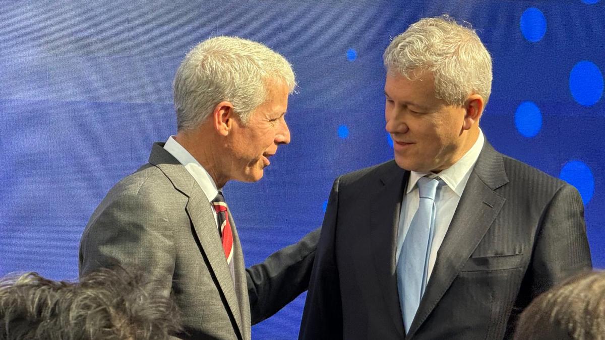 catalin predoiu a discutat la atena cu secretarul american al energiei despre investitii in proiectele privind gazul lichefiat