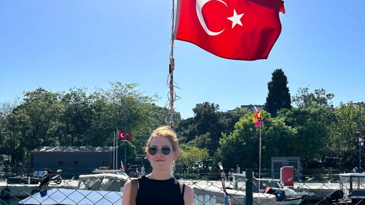 experienta unei femei care s a mutat in turcia pentru iubit dar acesta a parasit o dupa 2 luni ce a urmat a fost total neasteptat