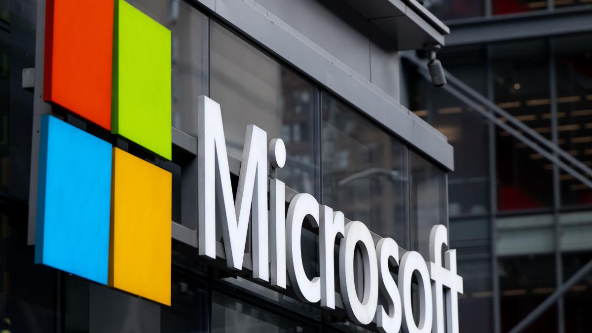 microsoft pregateste superinteligenta umanista o tehnologie creata pentru a servi oamenii