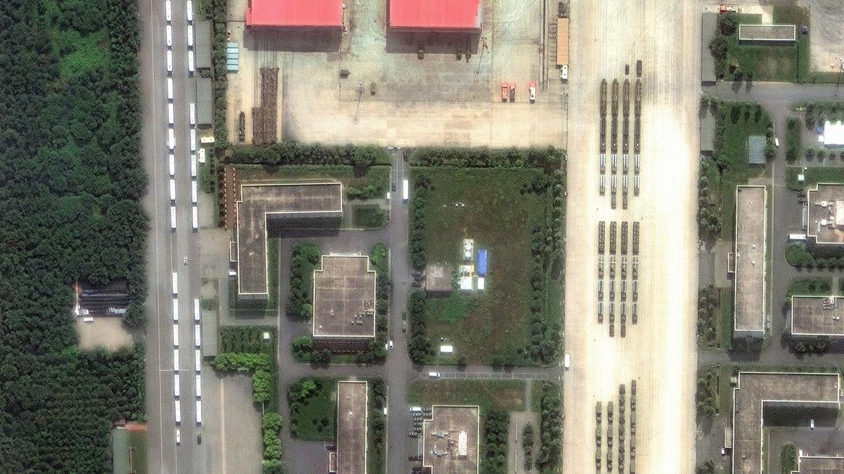 obiectiv 10 000 de rachete pentru a cuceri taiwanul imagini din satelit arata o activitate uriasa la fabricile de rachete din china