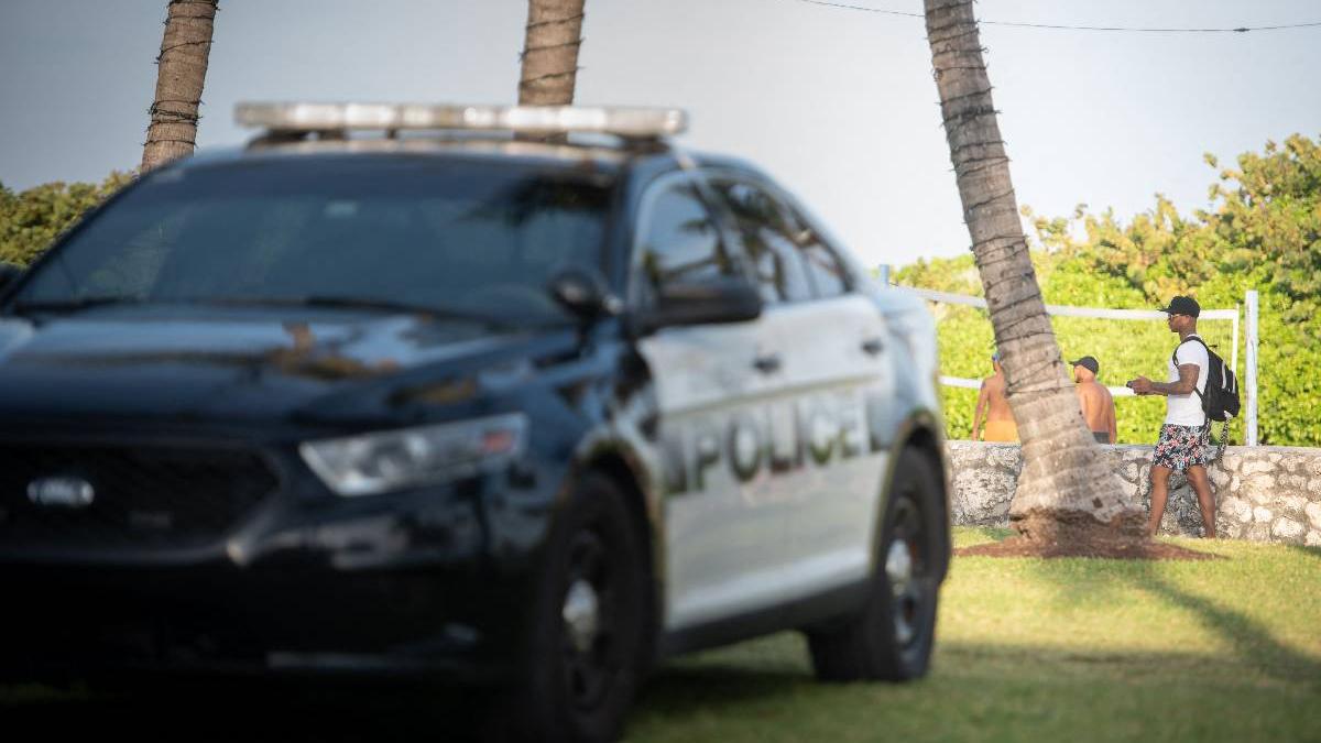 o masina care fugea de politie s a izbit intr un bar din tampa patru oameni au murit iar 11 au fost raniti