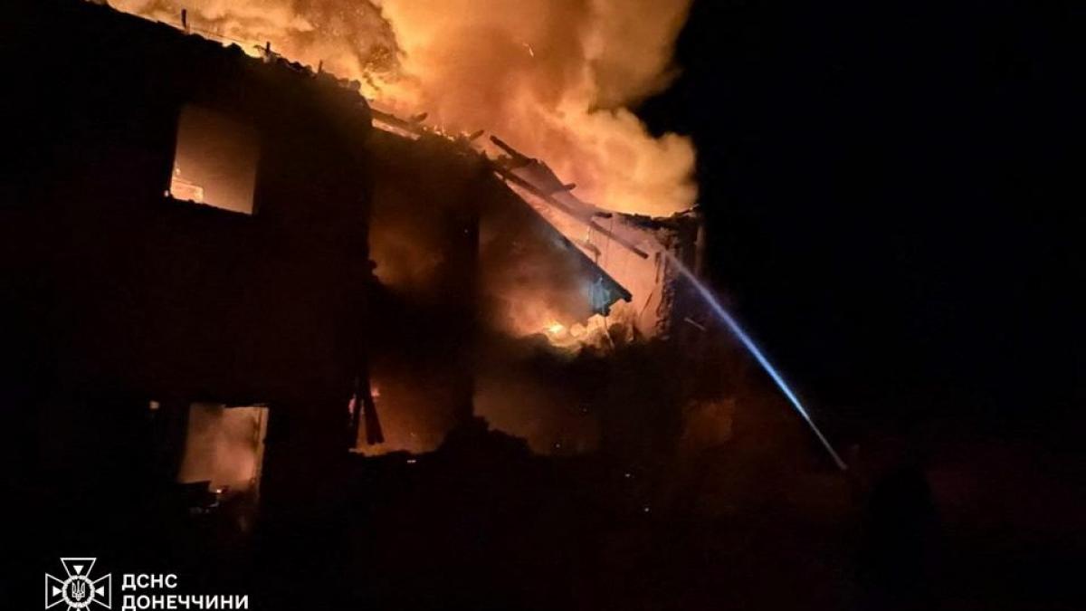 rusia a bombardat intens si a scos din functiune toate centralele de stat din ucraina tara ramane in intuneric si frig ore intregi